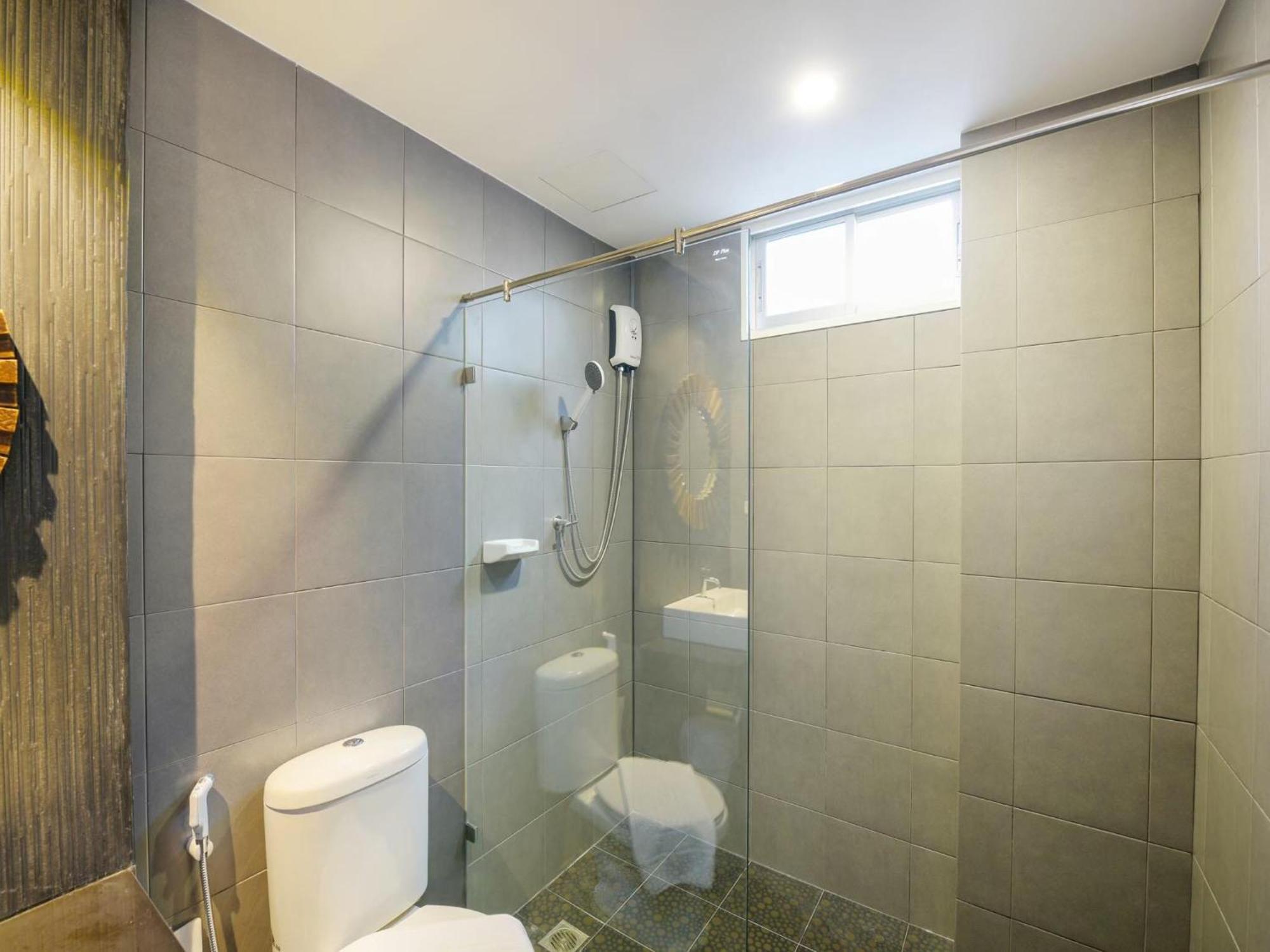 Kitzio House Hotel Huai Kwang Bangkok Bagian luar foto